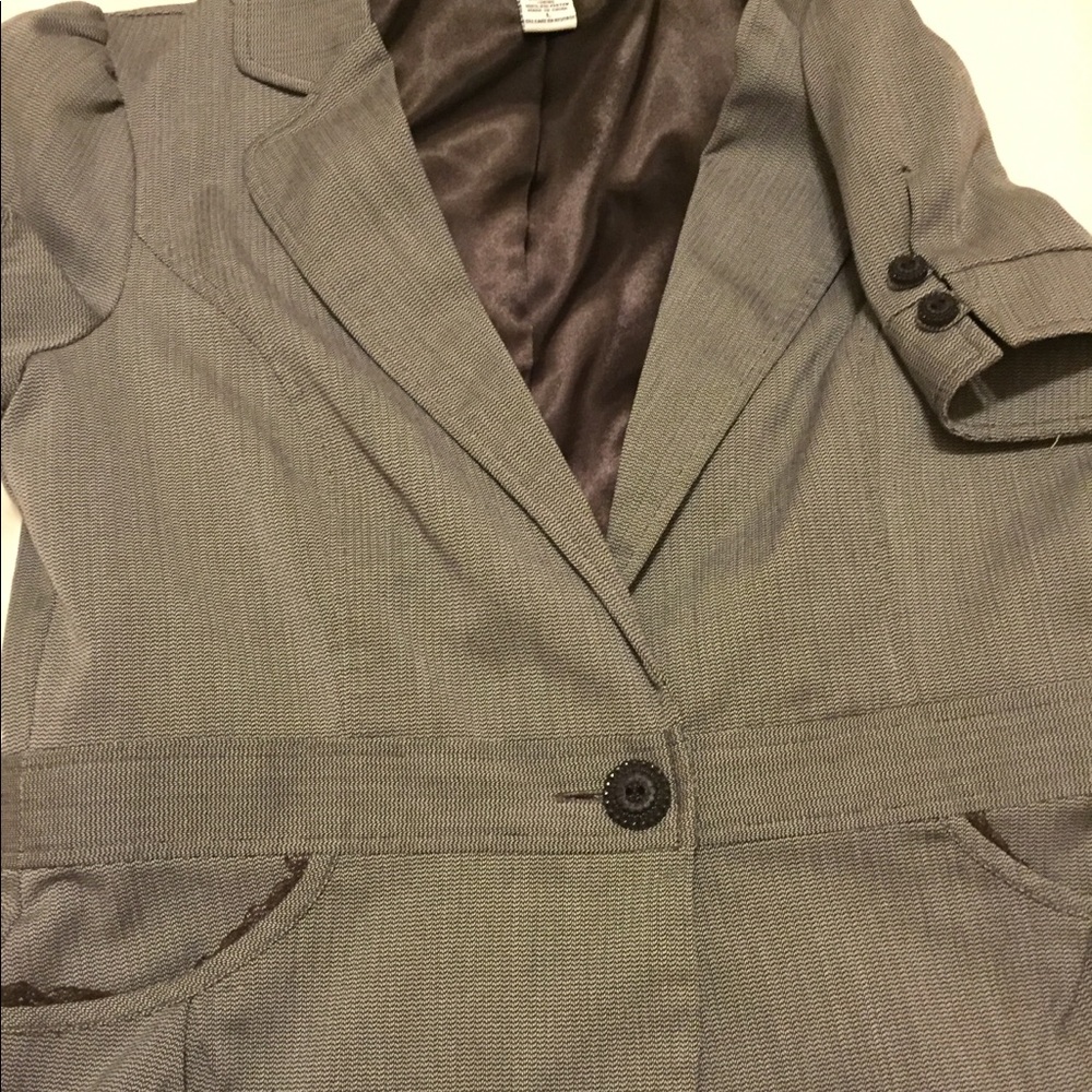Blazer - Picture 3 of 6